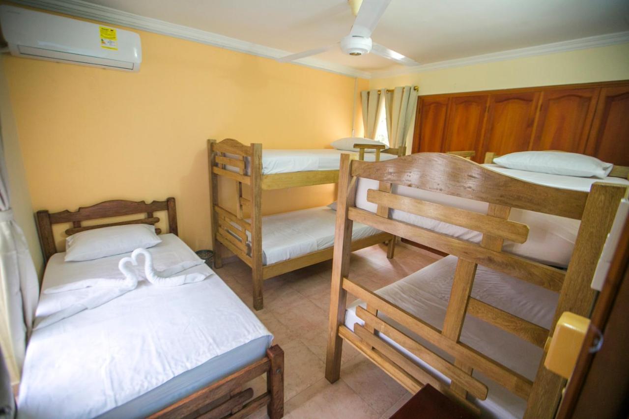 Cartagena Hostal Cartagonova - Habitaciones Privadas Y Amplias Cerca A Zonas Turisticas מראה חיצוני תמונה