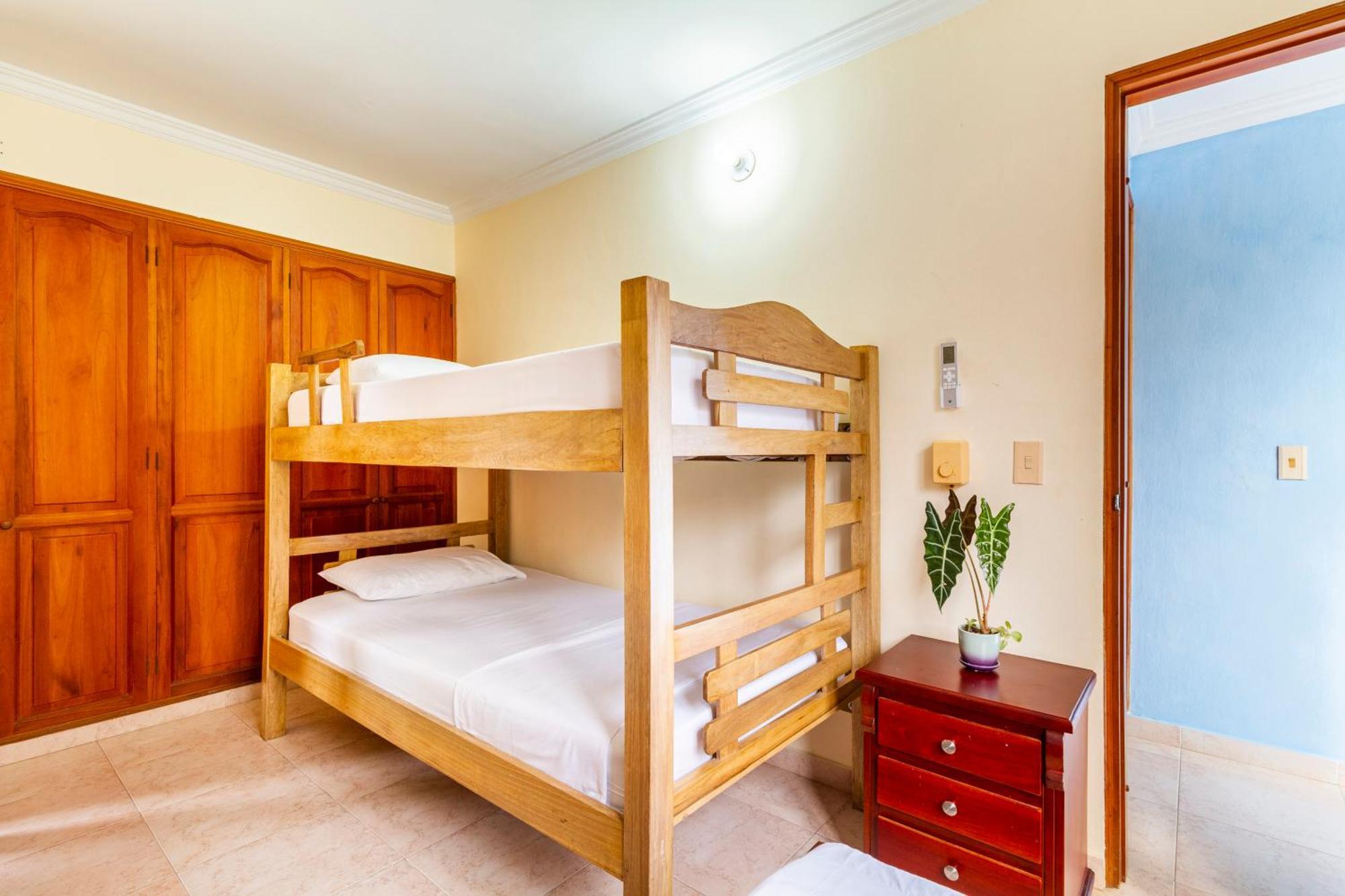Cartagena Hostal Cartagonova - Habitaciones Privadas Y Amplias Cerca A Zonas Turisticas מראה חיצוני תמונה